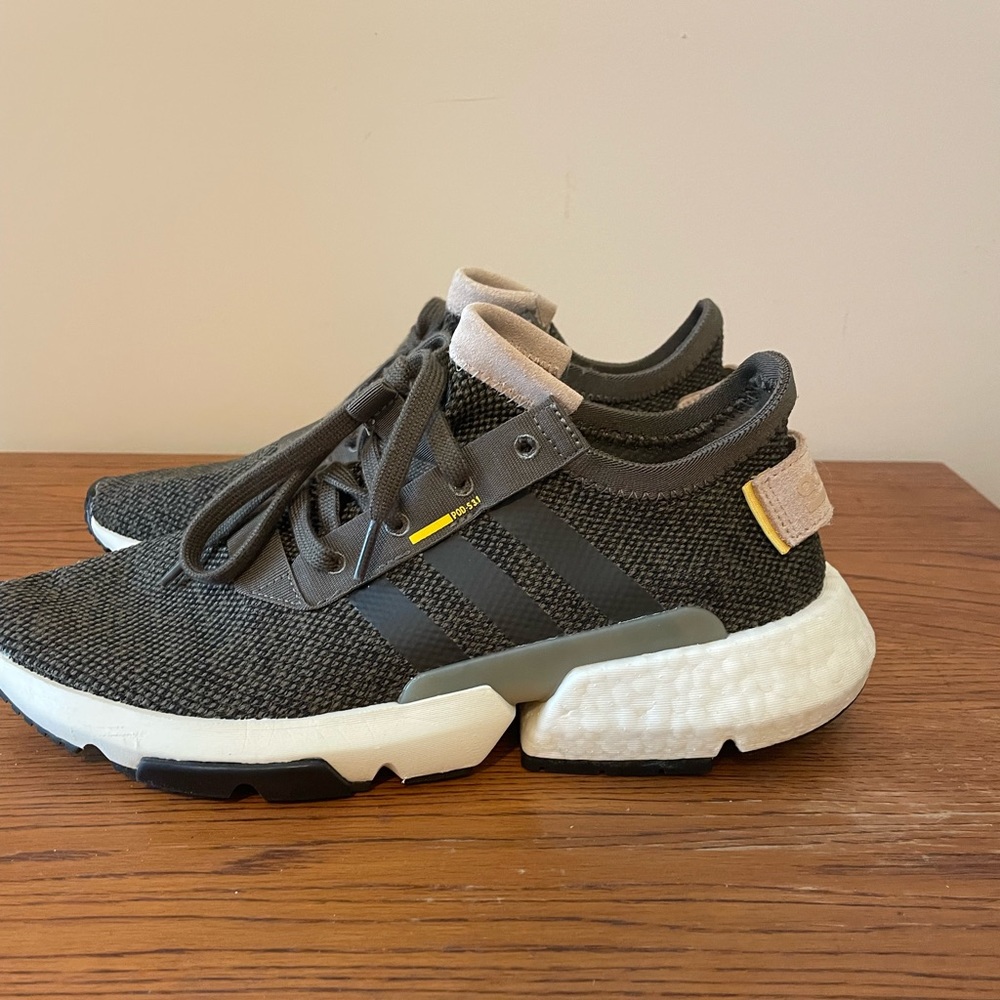 Mens Olive Green Adidas sneakers 9.5